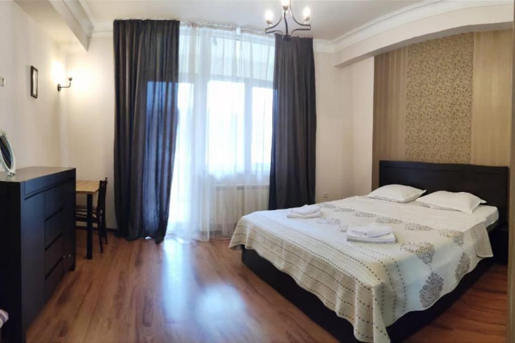 1 Bedroom Unit With Patio Тбілісі Екстер'єр фото
